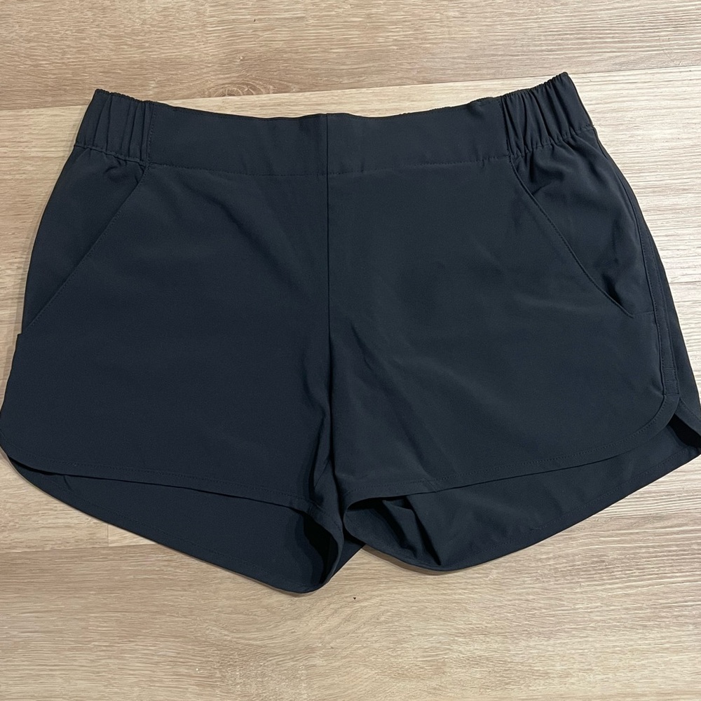 Columbia Women’s Black Trek shorts